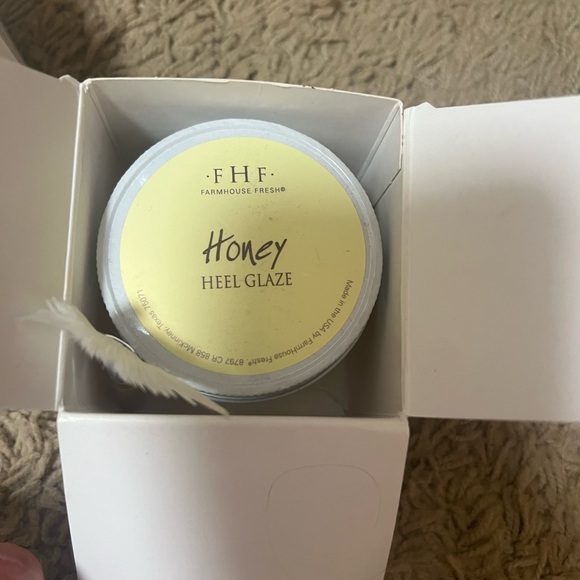 Used Farmhouse Fresh honey heel glaze - Picture 3 of 5